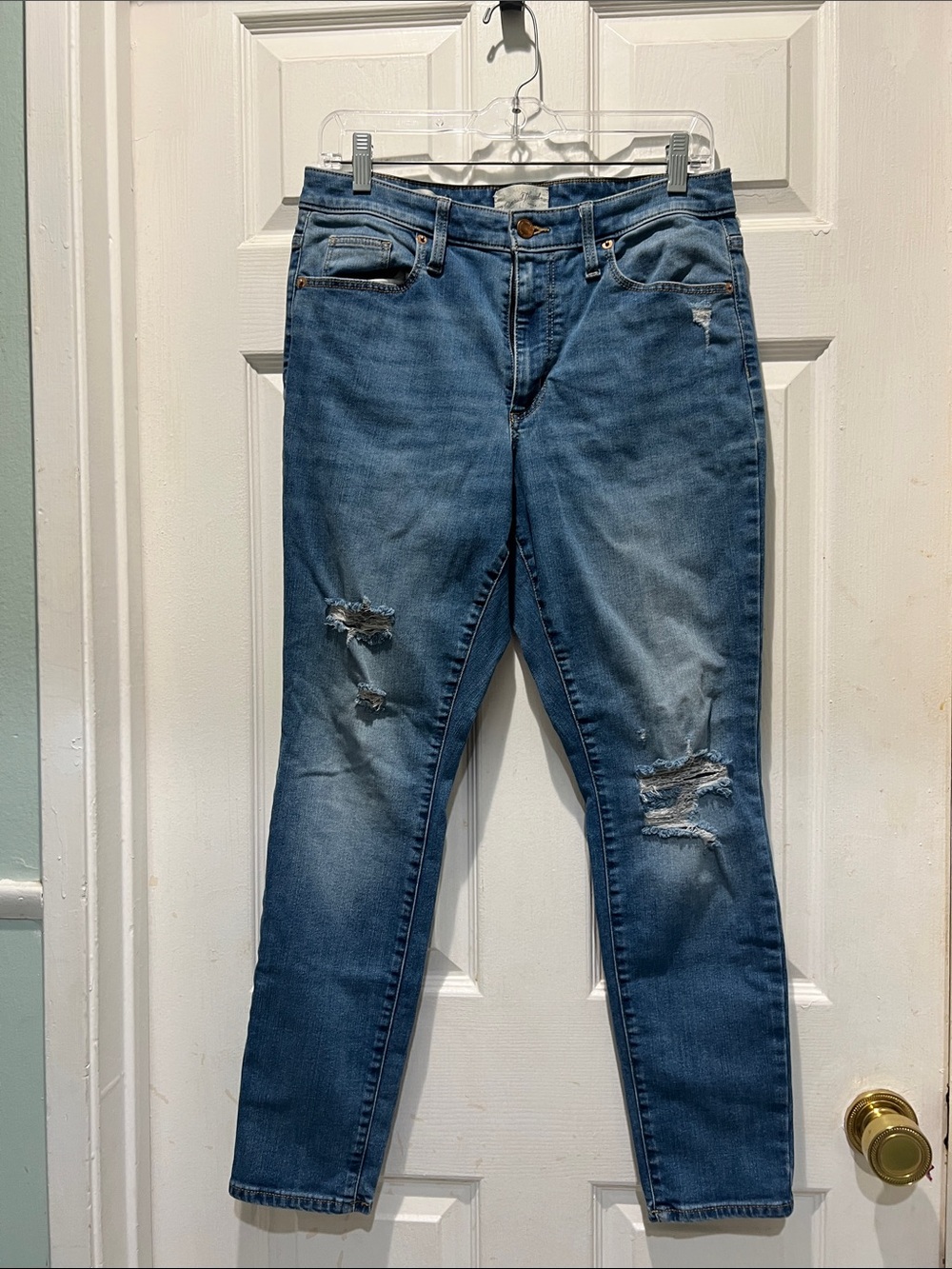 Universal Thread Distressed Blue High Rise Skinny Jeans